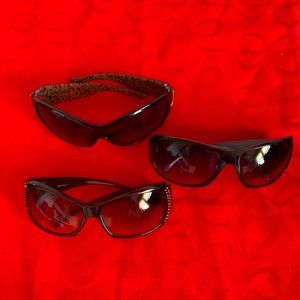 Pair of 3 sunglasses 🕶😎🕶